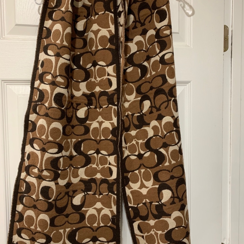 Authentic Coach scarf